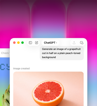 Ekran MacBooka Neo, na którym za pomocą ChatGPT wygenerowano obraz grejpfruta, w drugim oknie widać obraz karczocha na tle z gradientem w Keynote