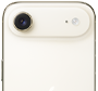 iPhone Air w kolorze białego obłoku pokazany od tyłu z wyeksponowanym systemem aparatu głównego Fusion znajdującym się w wypukłej górnej części urządzenia